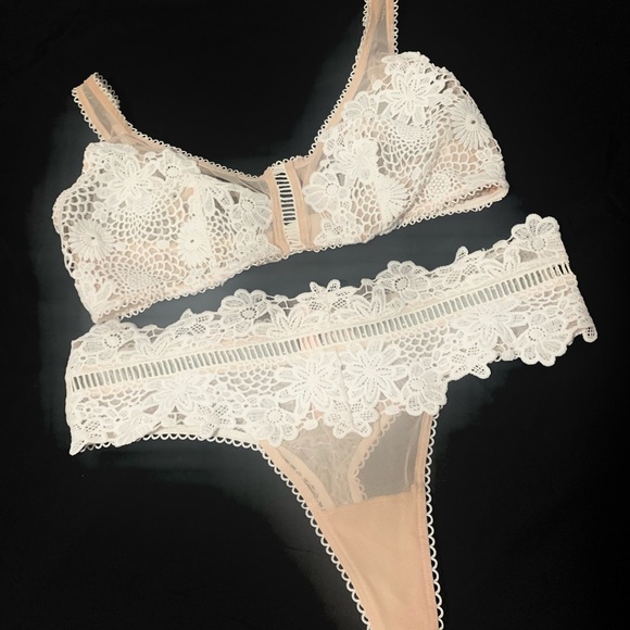 Victoria’s Secret medium bralette set new - Picture 4 of 12